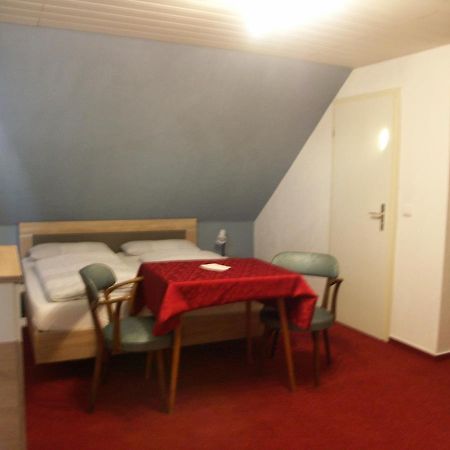 Waldpension Zum Felsenkeller Lichtenfels-Sachsenberg Экстерьер фото