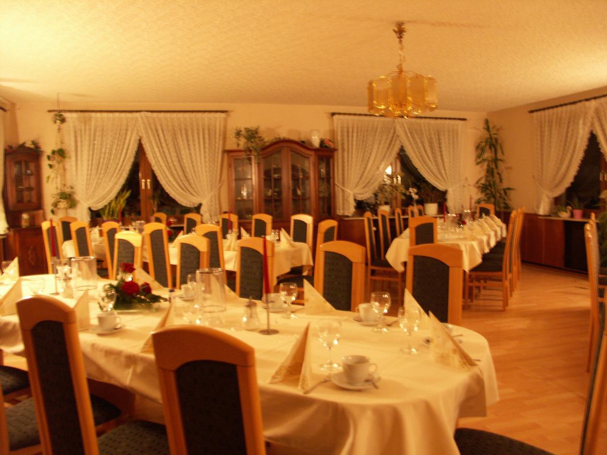 Waldpension Zum Felsenkeller Lichtenfels-Sachsenberg Экстерьер фото